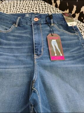 No Boundaries Women’s Blue Stretch Denim Jeggings
